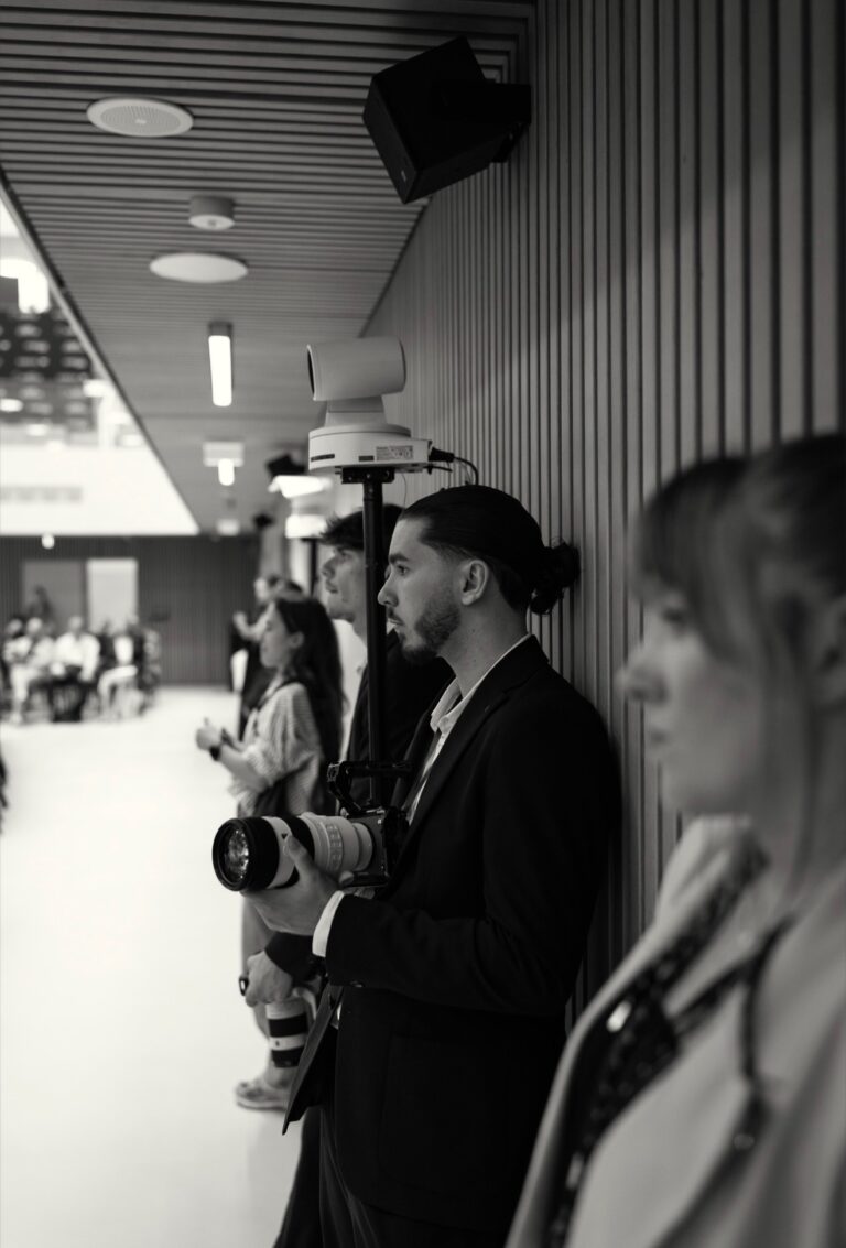 Vidéaste corporate Elevent Record en tournage lors d’un événement d’entreprise à Paris
